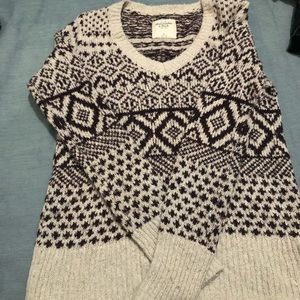 Cream and maroon Abercrombie sweater